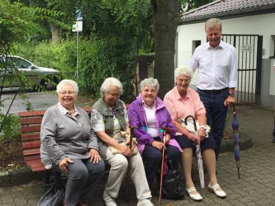 Spende zweier Parkbnke von der CDU Altenhilfe an die Gemeinde - 