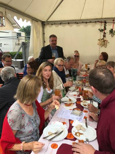 Gute Stimmung beim Straenfest, 03.09.2017 - 