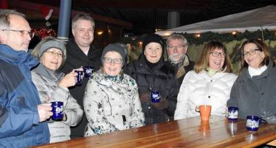 Weihnachtsmarkt-Treffen der FWG, 08.12.2017 - Ausgelassene Stimmung beim der FWG-Treffen auf dem Weihnachtsmarkt.