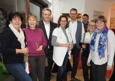 10 Jahre Praxis Physiohoch, 08.12.2017 - Eine fidele Runde bei Physio-Hoch: Mitglieder der CDU-Gemeinderatsfraktion mit Gästen.
