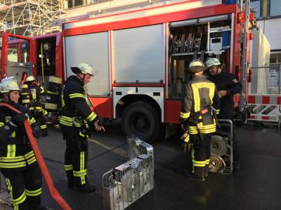 Gemeinsame bung unserer Feuerwehr mit der BASF-Werkfeuerwehr - 